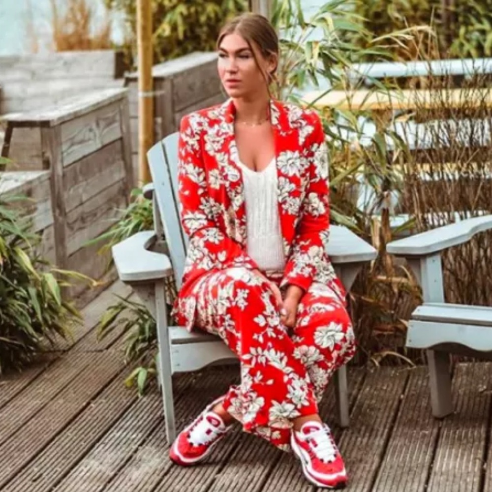 Zara | Red Floral Blogger Favorite Blazer NWOT! - Picture 5 of 10